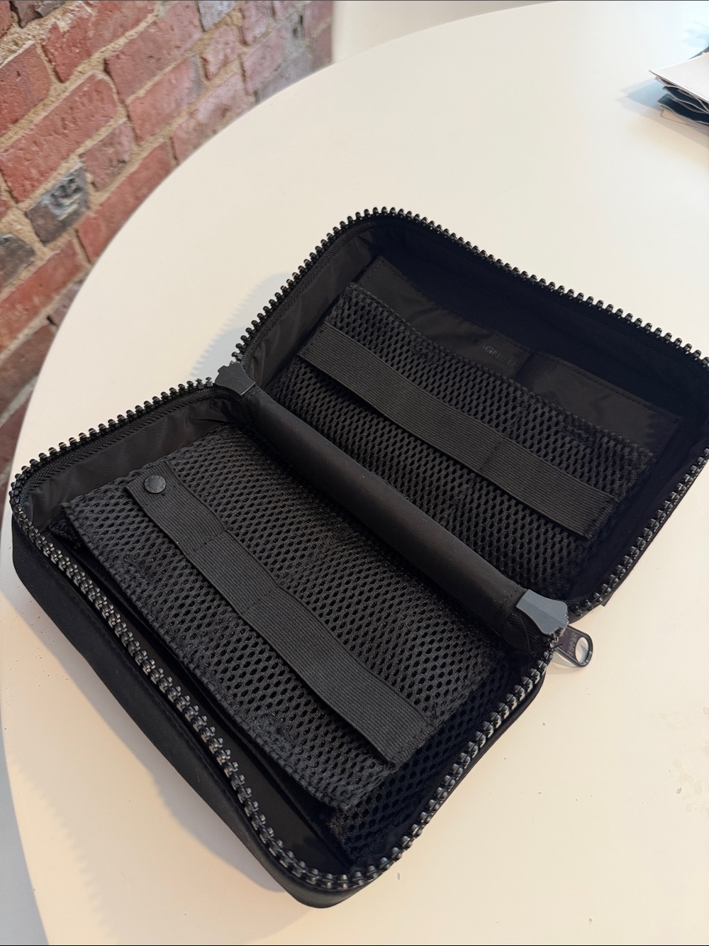 ARLO NEOPRENE TECH ORGANIZER